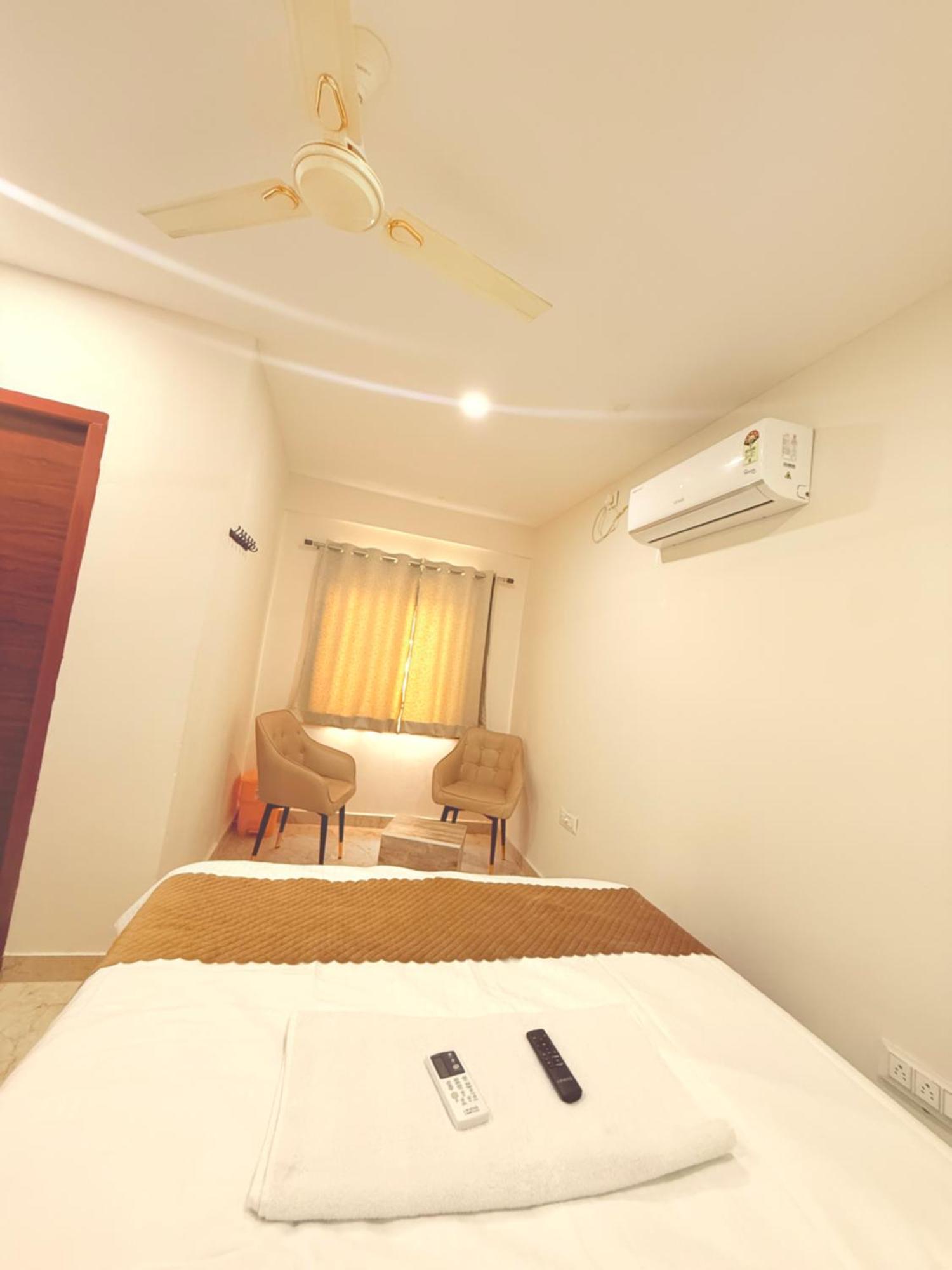 Vaaraahi Hotels Хайдарабад Экстерьер фото